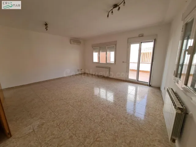 CHALET ADOSADO EN VENTA EN CASARRUBUELOS - foto 2