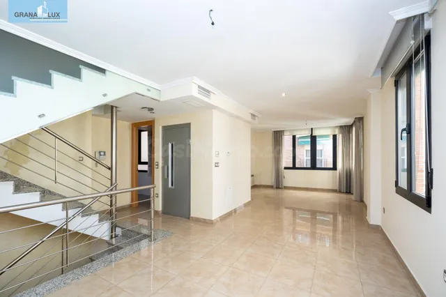 Casa exclusiva junto a Acera del Darro. Pleno centro de Gran
