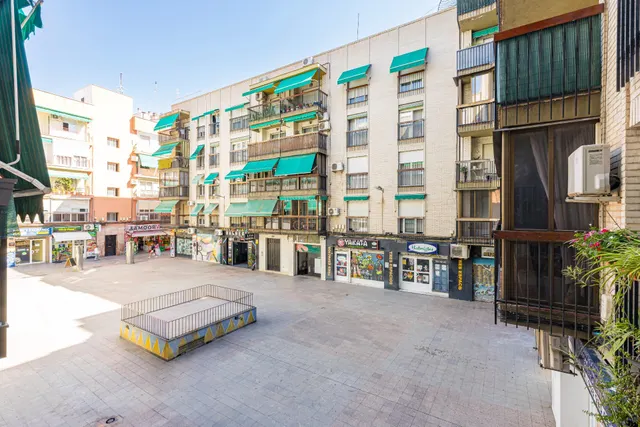 Vivienda de 3 dormitorios con terraza en calle del Pilar, centro de Murcia. — 21