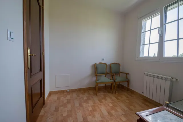Amplia Casa + otra vivienda + anexo en Venta en Ardemil, Ordes — 37