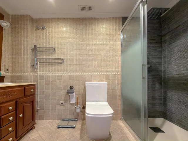 Acequion! Impresionante apartamento reformado con diseño vanguardista y toques rústicos + Enorme terraza con vistas laterales al mar y piscina comunitaria (150 mts playa) — 31