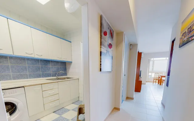 BONITO APARTAMENTO EN BENALMADENA FRENTE A PUERTO MARINA — 9