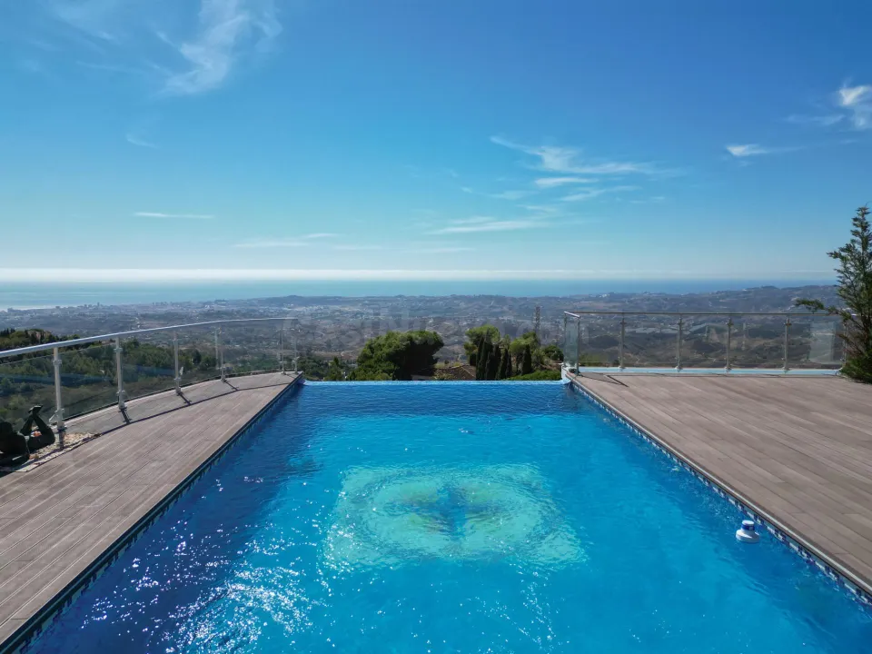 ESPECTACULAR VILLA EN MIJAS