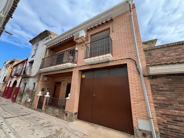 Casa 3 habitaciones 275m² en venta - Escatrón — 35