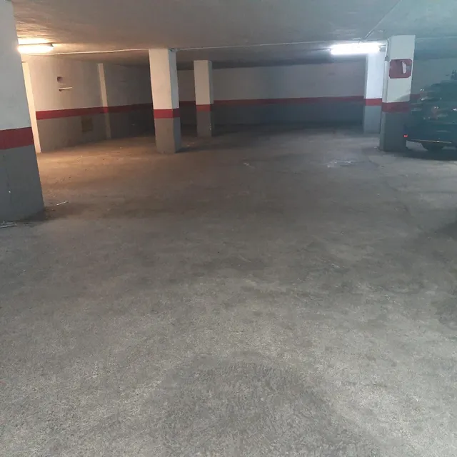 COCHERA CENTRO DUC ALFONS EL VELL, 16 JUNTO LOTERIA FRENTE PALACIO DUCAL SOTANO -2 — 9