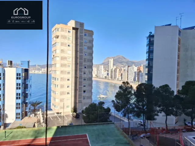 VIVIENDA DE 3 DORMITORIOS Y 2 BAÑOS CON PARKING COMUNITARIO,