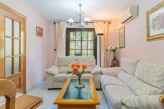 Gran casa familiar de 3 plantas en Ronda de Poniente — 6