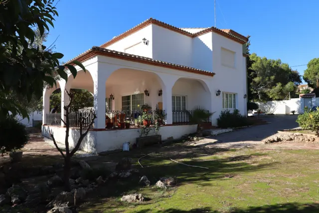 Chalet en el centro de Campolivar Godella — 3