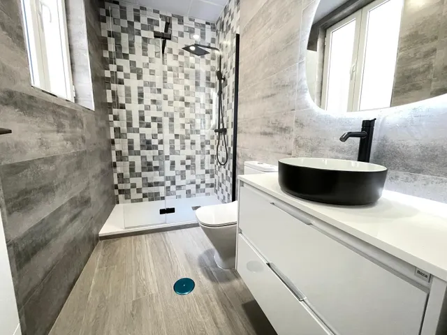 Fantastico apartamento  totalmente reformado a estrenar en centro histórico  de Málaga — 4
