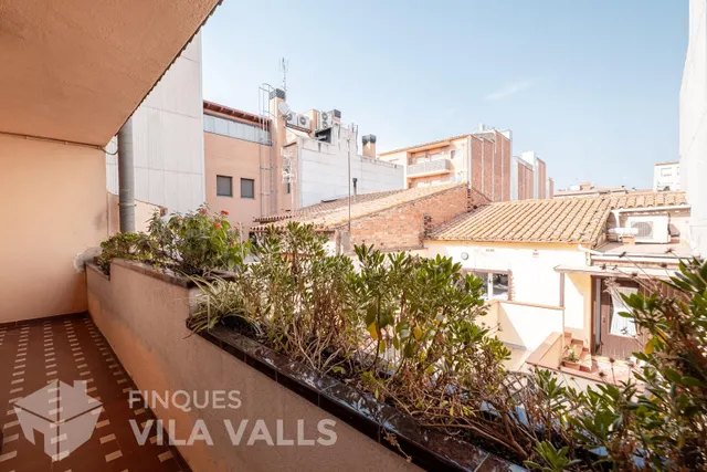 Casa con garaje para 5 coches, 2 terrazas y amplios espacios familiares — 8