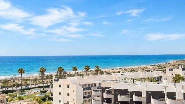 Espectacular Apartamento en Los Arenales del Sol con Vistas al Mar — 50