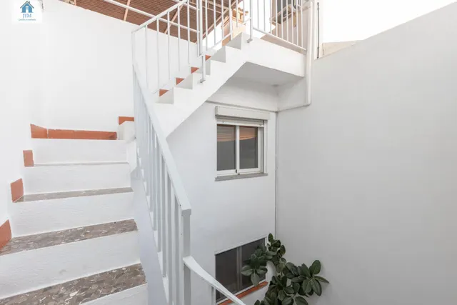 Venta de casa en La Zubia para entrar a vivir — 28