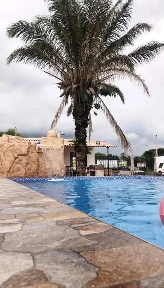 82.000$us Bonita casa con Piscina en Cotoca, Villa esmeralda — 7