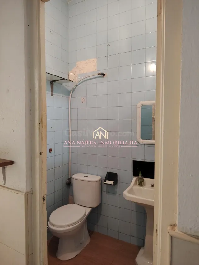 LOCAL EN BUEN SITIO COMERCIAL — 3