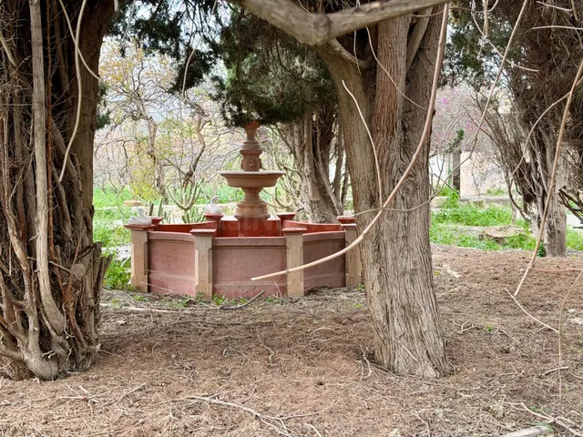 Finca rústica con vivienda, nave, pozos y balsas en Pechina  - foto 4