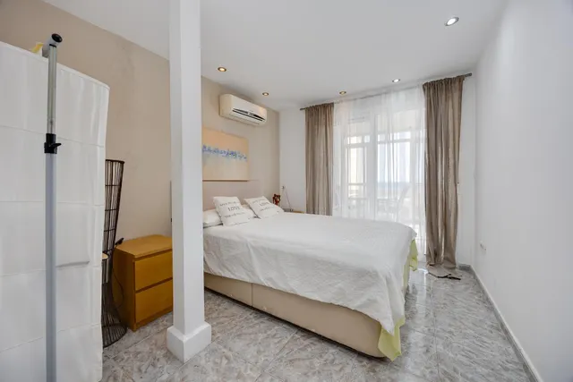 Apartamento de dos dormitorios, en primera línea, con fantásticas vistas al mar — 19