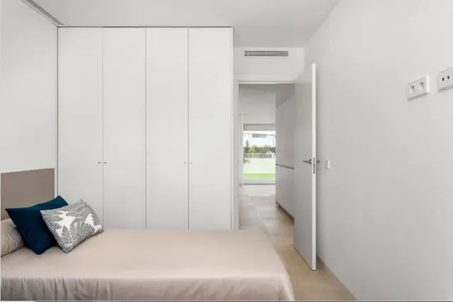 FANTASTICO BUNGALOW FRENTE A LA LAGUNA ROSA EN TORREVIEJA A ESTRENAR — 15