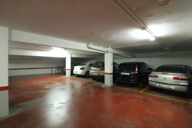 Plaza de parking coche grande en Zona Sant Joan, junto a los Juzgados de Vilanova — 7