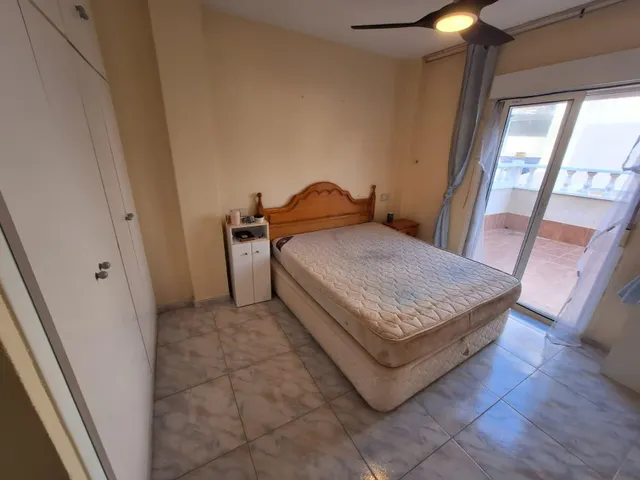 Amplio Quad en Torrevieja, Ideal para Reformar - €209,900 — 25