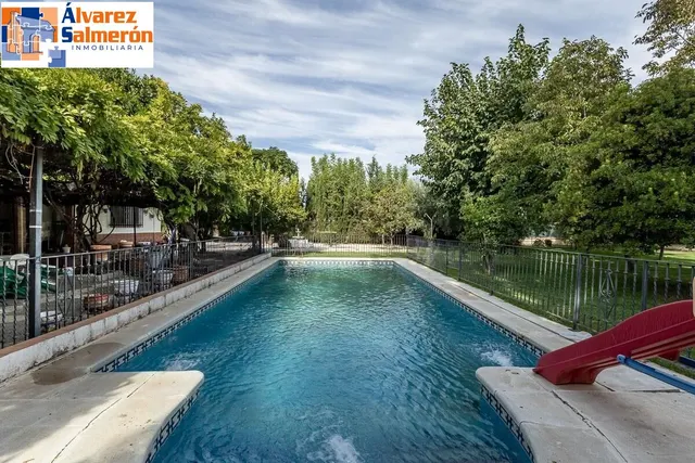 Espectacular Chalet en Ogijares - Ideal para Familias — 9