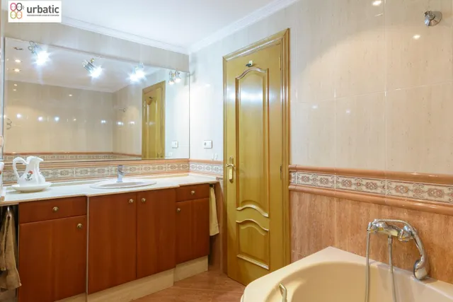 Piso de 3 habitaciones y vestidor con ascensor en el centro de Quart de Poblet — 23