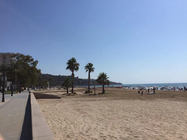 Suelo urbano en primera línea de playa — 16