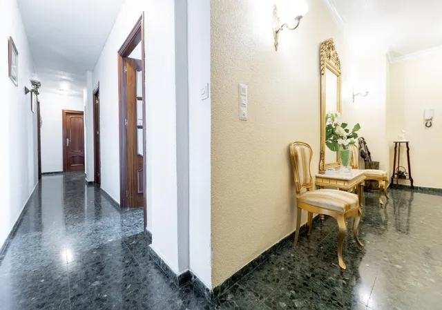 Amplío piso junto a Avda Constitución con cochera — 7
