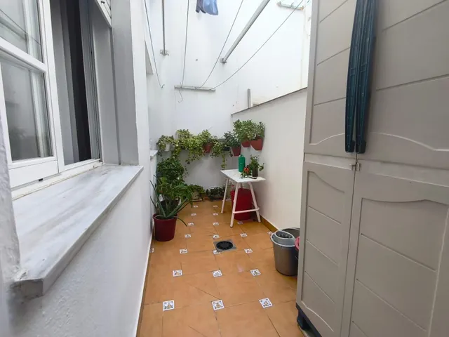 ¡BAJO EN VENTA EN LOS BARRIOS! — 12
