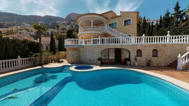 Increíble Villa de Lujo en Maryvilla — 3