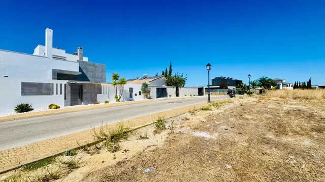 PARCELA URBANA DE 800 M2 EN URBANIZACIÓN MARTÍN MIGUEL