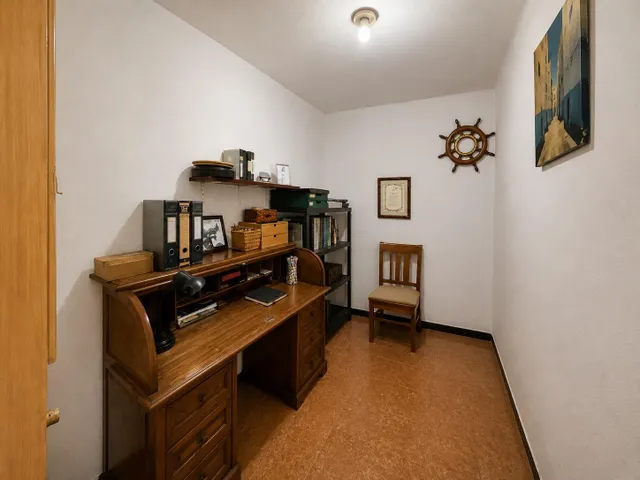 Piso de 151 m2 con terraza y vistas al mar en el centro de Arenys de Mar — 12