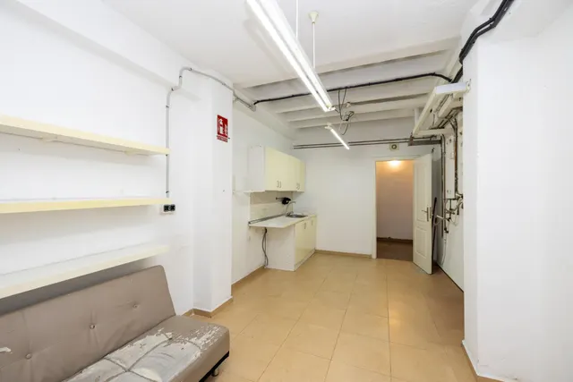 Local Comercial en el Corazón de Granada - Oportunidad Única — 20
