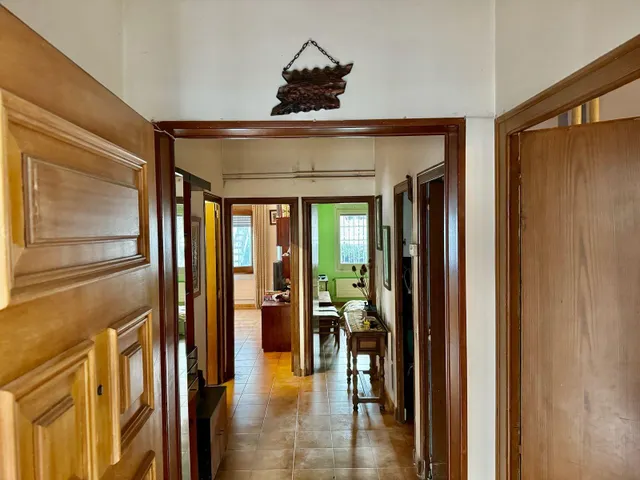 CASA CON PATIO A REFORMAR - foto 4