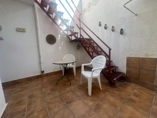 CASA EN EL CENTRO DE CAMARLES — 13