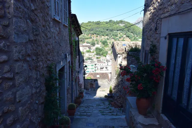 Solar urbano con vistas espectaculares en el casco antiguo residencial de Bunyola — 12