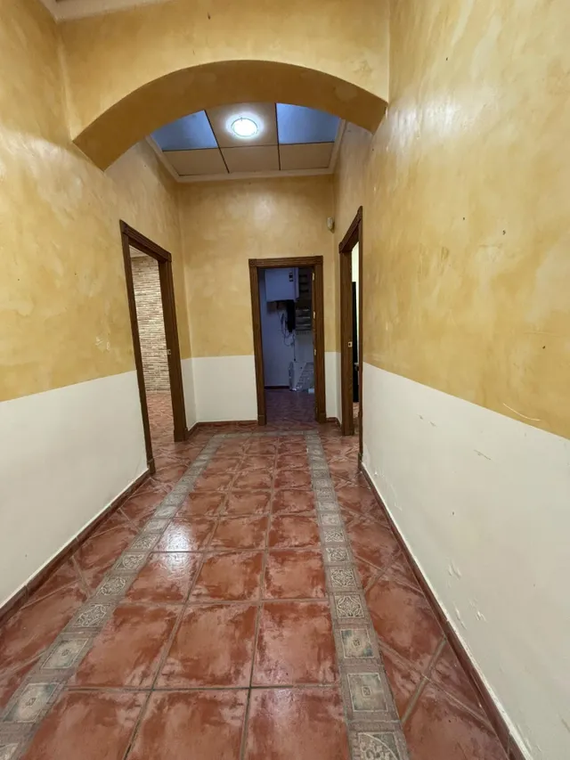 LOCAL COMERCIAL DE 300 m2 – ALQUILER CON OPCIÓN DE COMPRA — 30