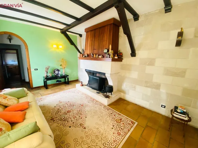 Impresionante casa a la venta en la Carretera de Soria - foto 4