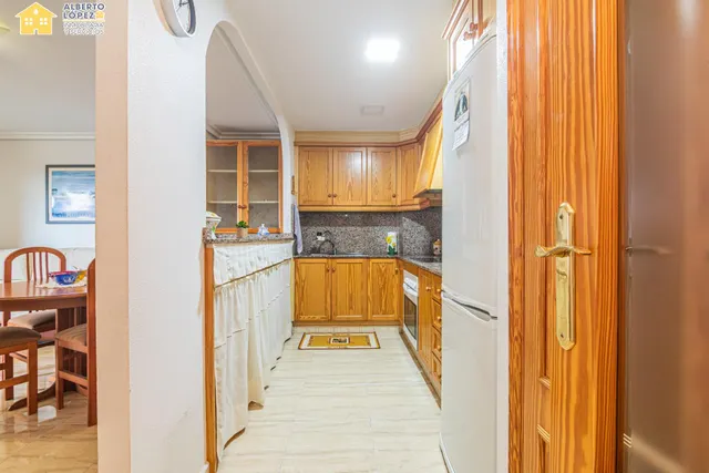 Piso soleado esquina con terraza y piscina comunitaria en El Altet — 16
