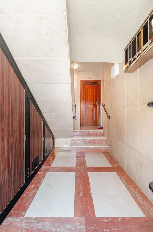 Piso en Travesía González Dávila — 24