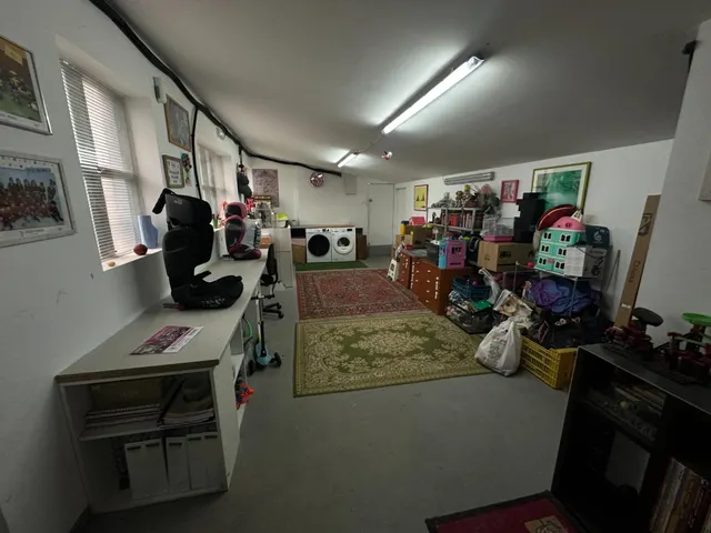 Vivienda unifamiliar reformada con jardín, terraza y garaje-taller en Paseo de los Pisones, Burgos — 23