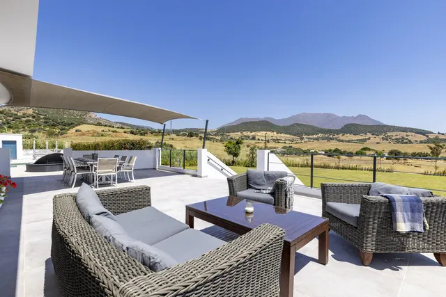 Chalet 4 habitaciones 455m² en venta - Costa Del Sol — 4