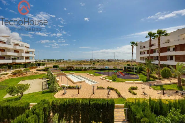 Moderno Piso en Residencial Terrazas De Campoamor con Vistas al Mar — 23