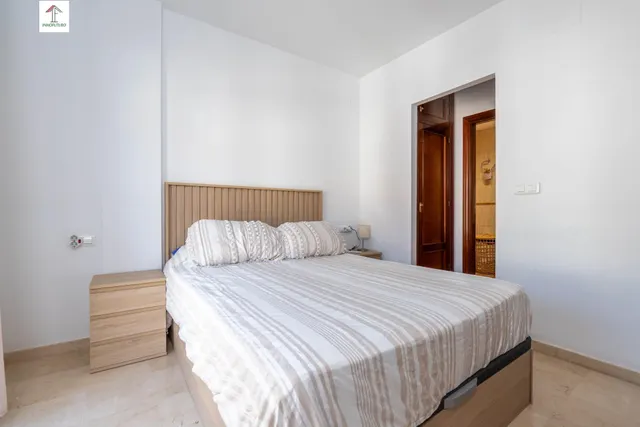 Espectacular chalet adosado en el Vial de Churriana de la Vega: eficiencia, confort y listo para entrar a vivir! — 37
