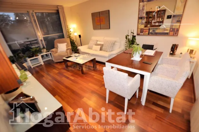 Vive con el confort de un exclusivo residencial con piscina, zonas verdes, garaje y trastero — 3