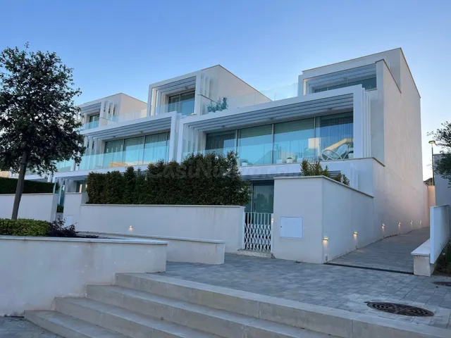 **Exclusivo chalet adosado en Sotogrande Alto: elegancia, confort y calidad de vida** — 2