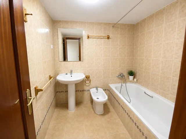 AMPLIA VIVIENDA DE 4 DORMITORIOS EN HACIENDA CAPITÁN, TEATINOS +G+PISCINA… — 25