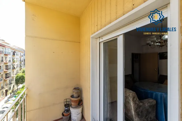 Piso para reformar junto a Plaza Einstein – 3 dormitorios y vistas despejadas — 26