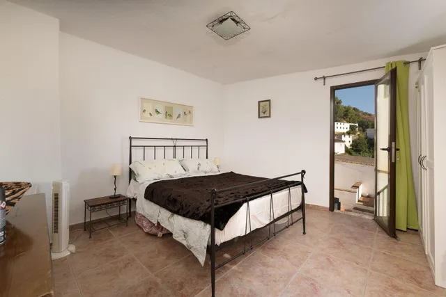 Tradicional casa de pueblo ubicada en Tolox — 15