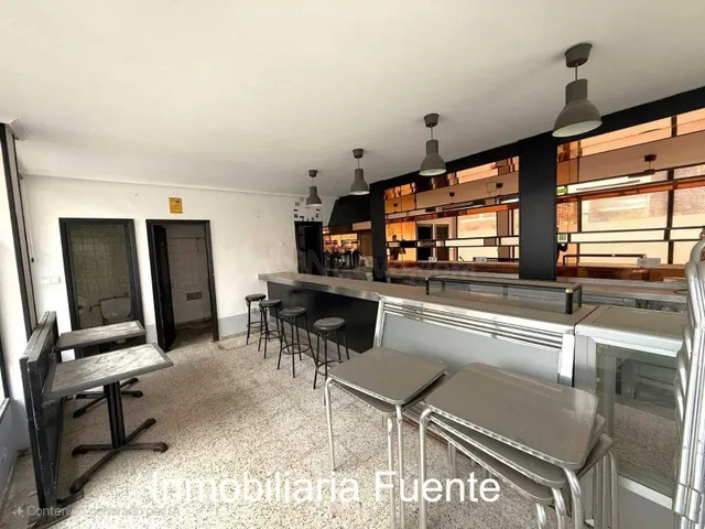 SE VENDE BAR EN ZALLA — 3