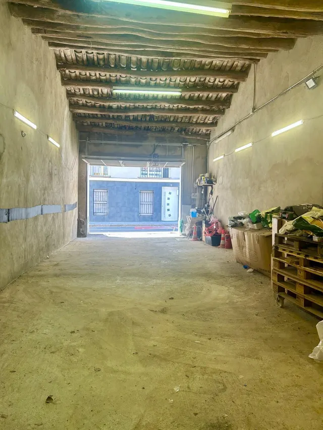 LOCAL EN VENTA CON POSIBILIDAD DE CONVERSIÓN A VIVIENDA - foto 4